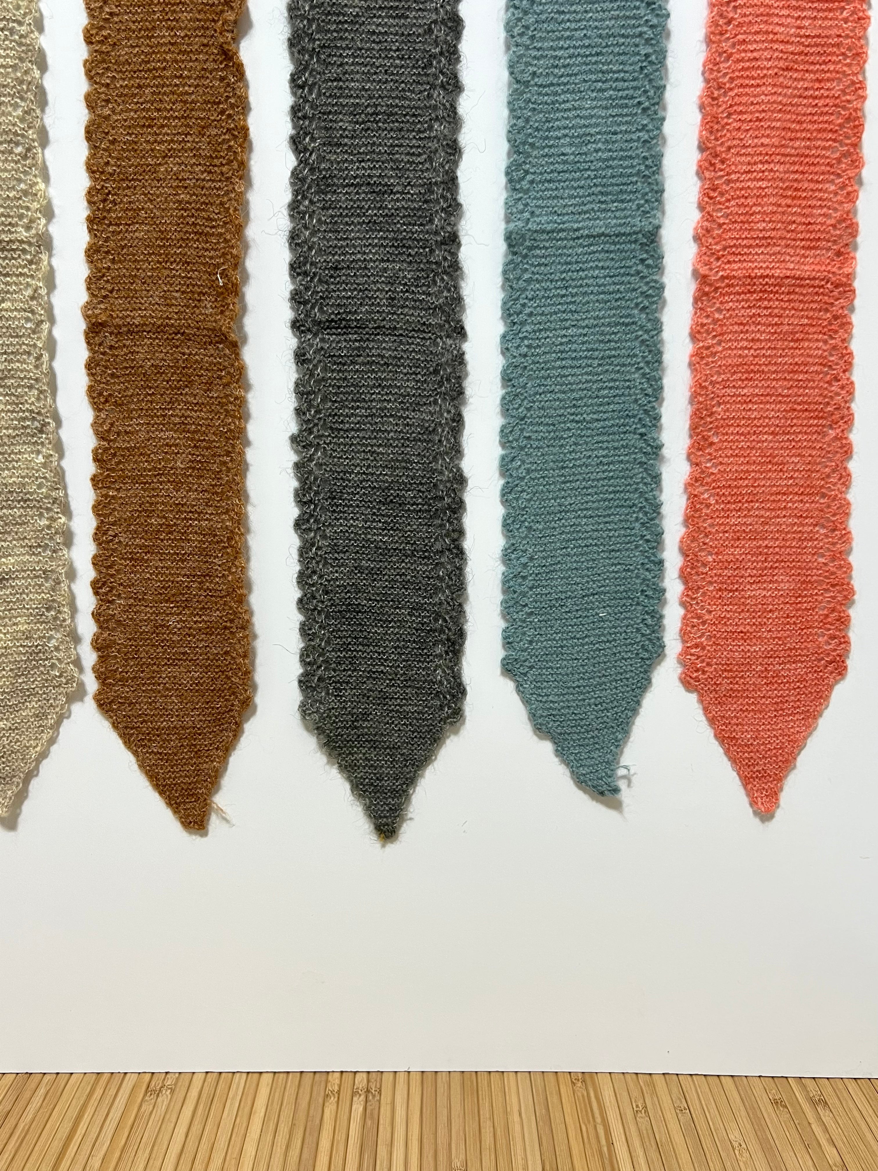 Pañuelo de Punto en Pico Estilo Crochet