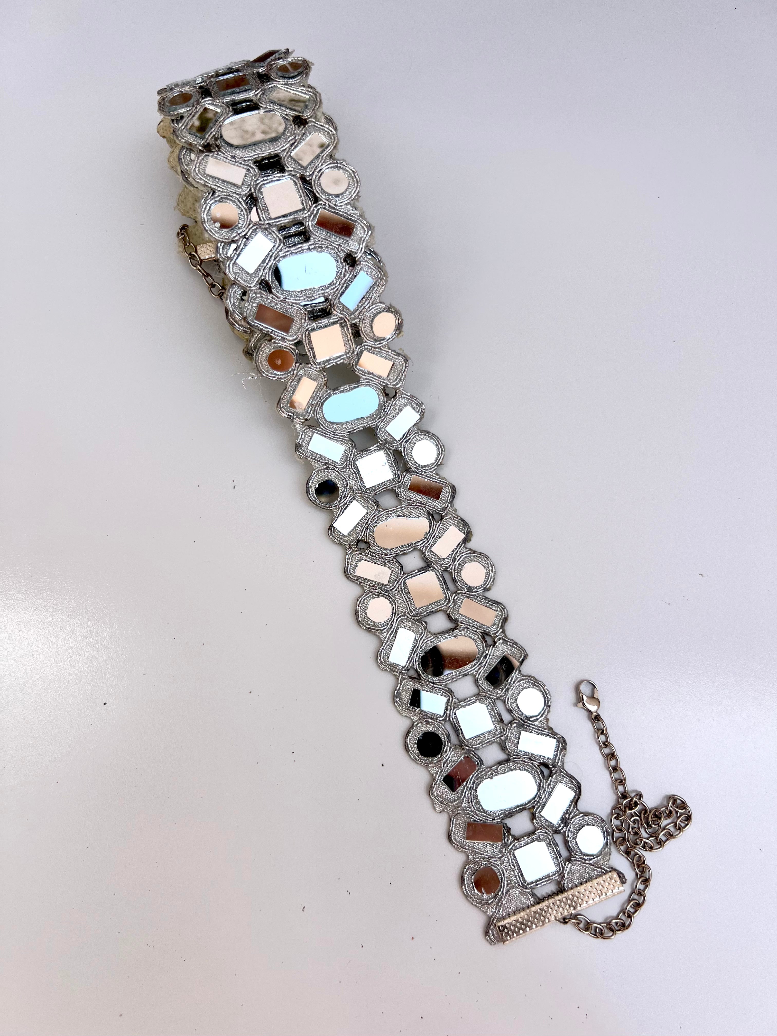 Cinto espelhado Dourado e Prateado feminino com corrente ajustável